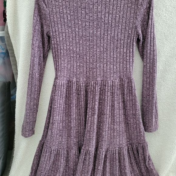 SHEIN LUNE Ruffle Hem Solid Dress - Picture 2 of 4